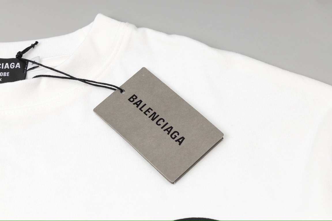 Balenciaga FRAGMENT DESIGN 23SS White Short Sleeve Tee with Chest Logo Print 7.4