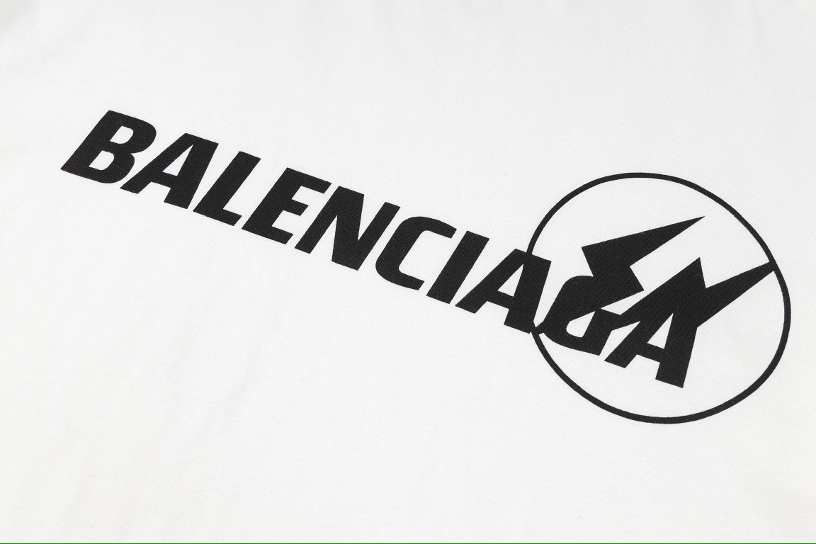 Balenciaga FRAGMENT DESIGN 23SS White Short Sleeve Tee with Chest Logo Print 7.4