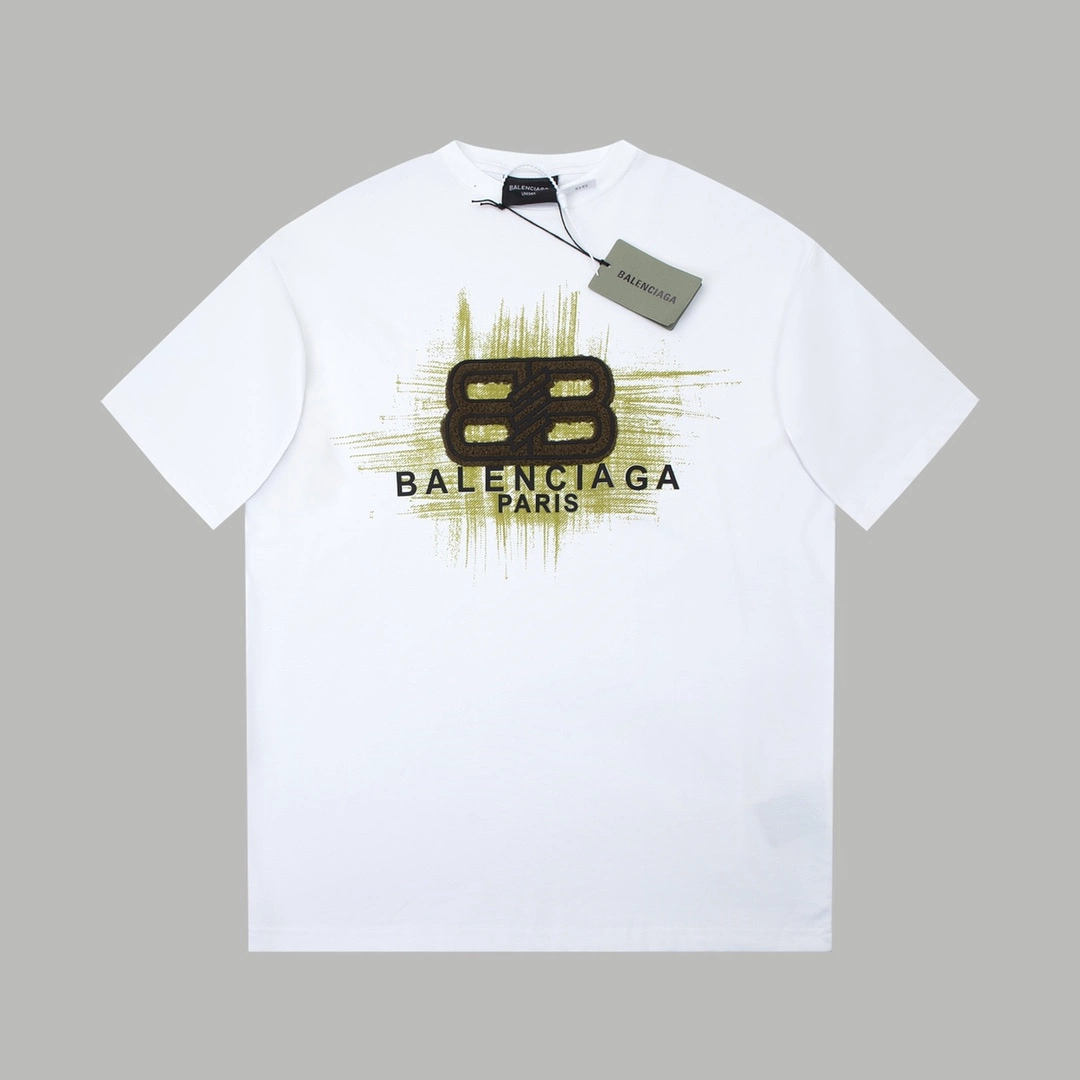 Balenciaga white T-shirt with green graffiti logo, new collection in early spring, available on 1.22.