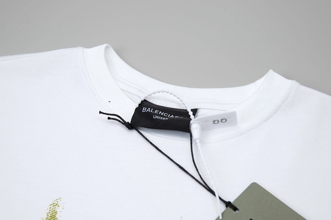 Balenciaga white T-shirt with green graffiti logo, new collection in early spring, available on 1.22.