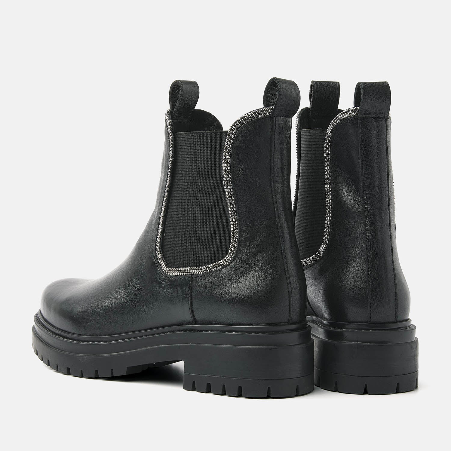 Black Dames Chelsea Boots at 85.630