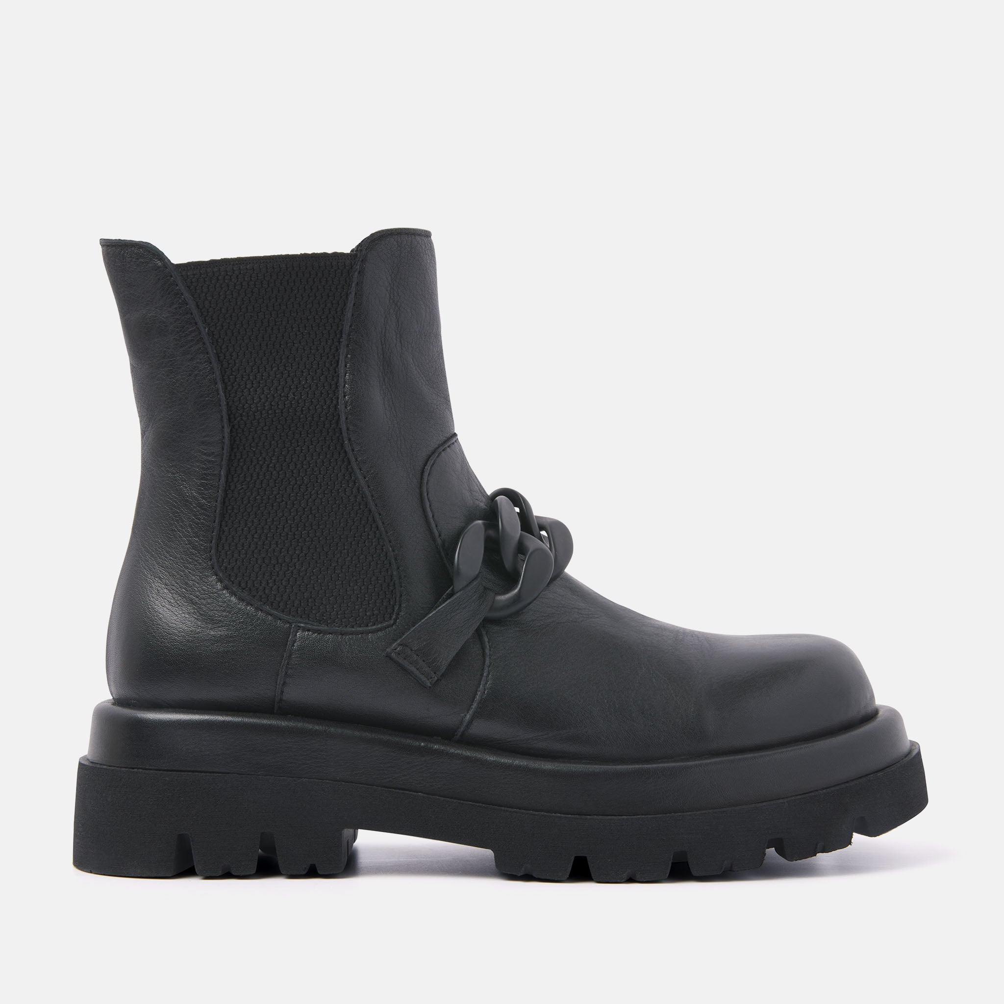 Chelsea boots black