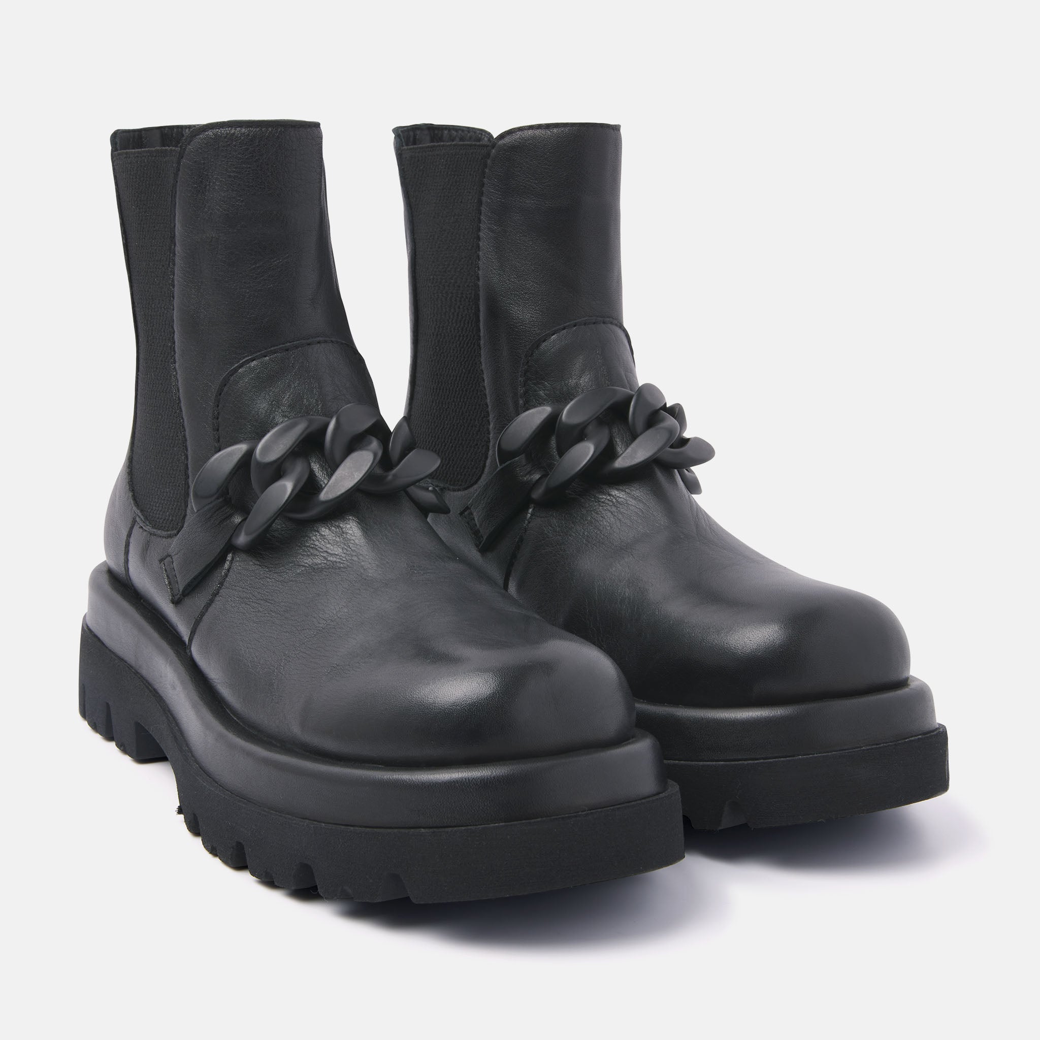 Chelsea boots black