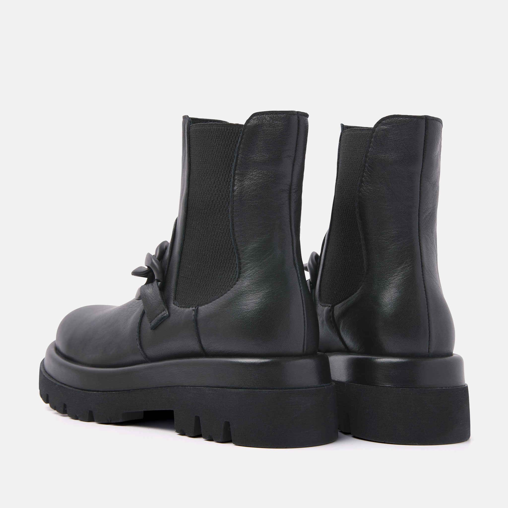 Chelsea boots black