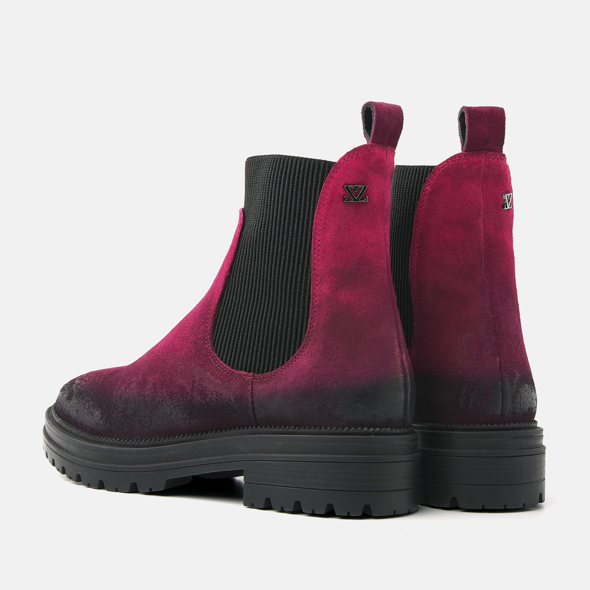 Chelsea boots, fuchsia color, 85.611 model