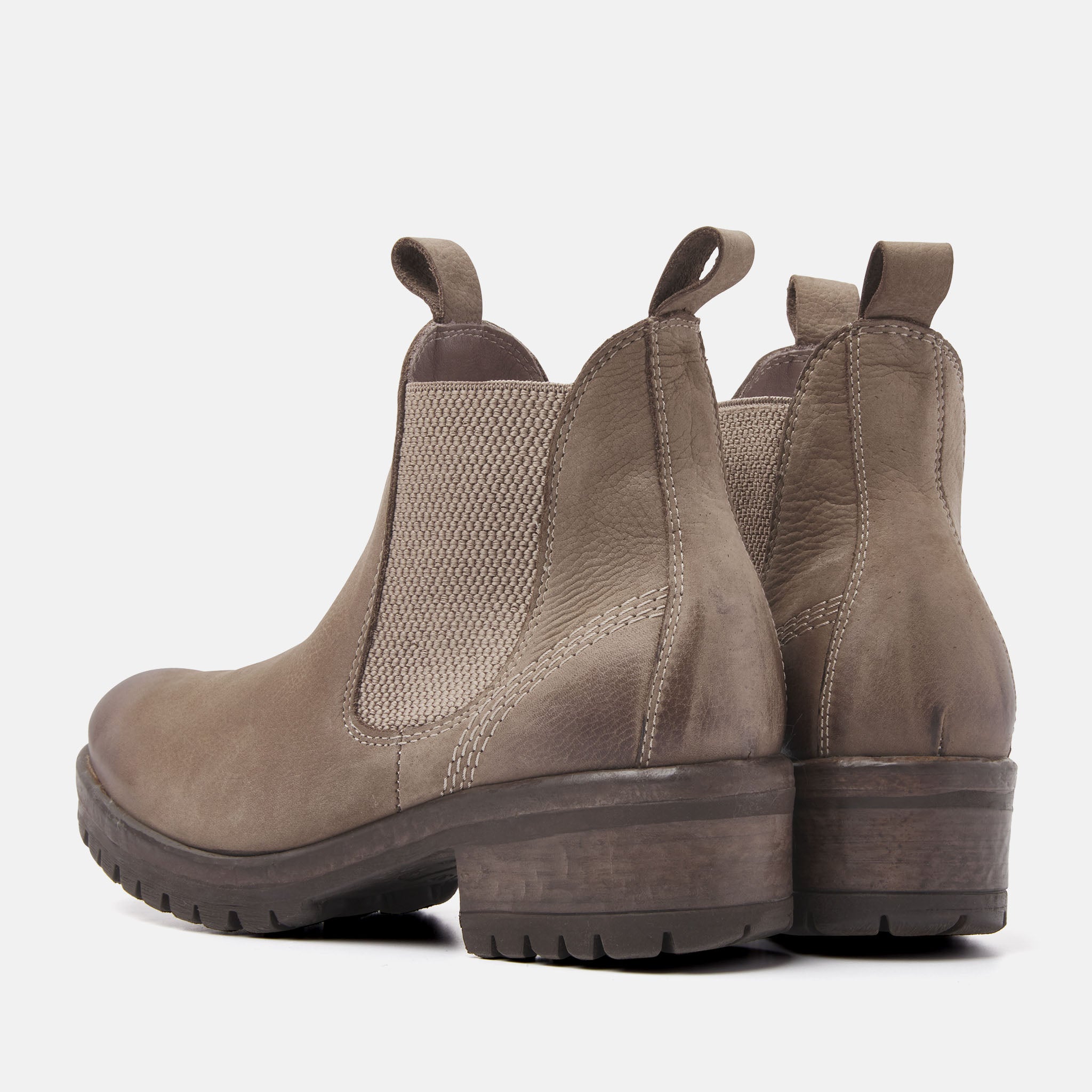 Chelsea boots taupe.