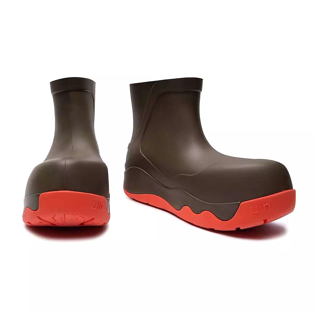 Chocolate boots for women