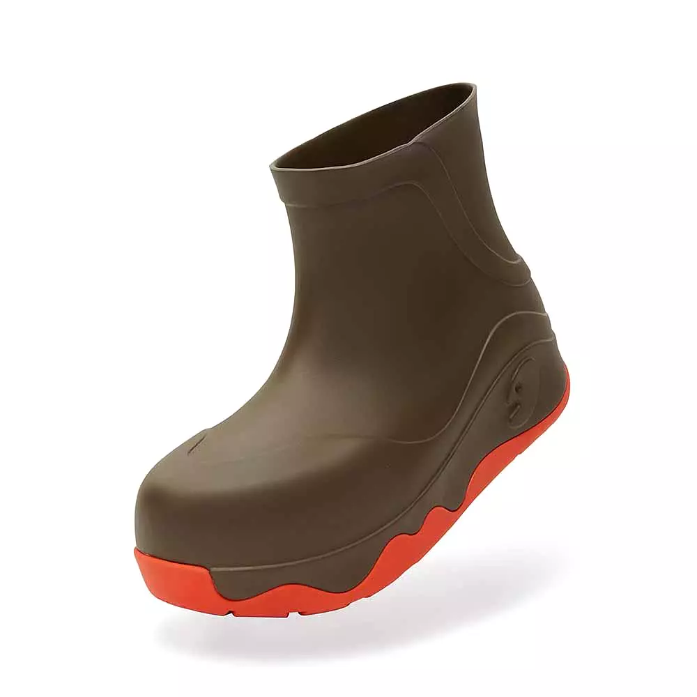 Chocolate boots for women