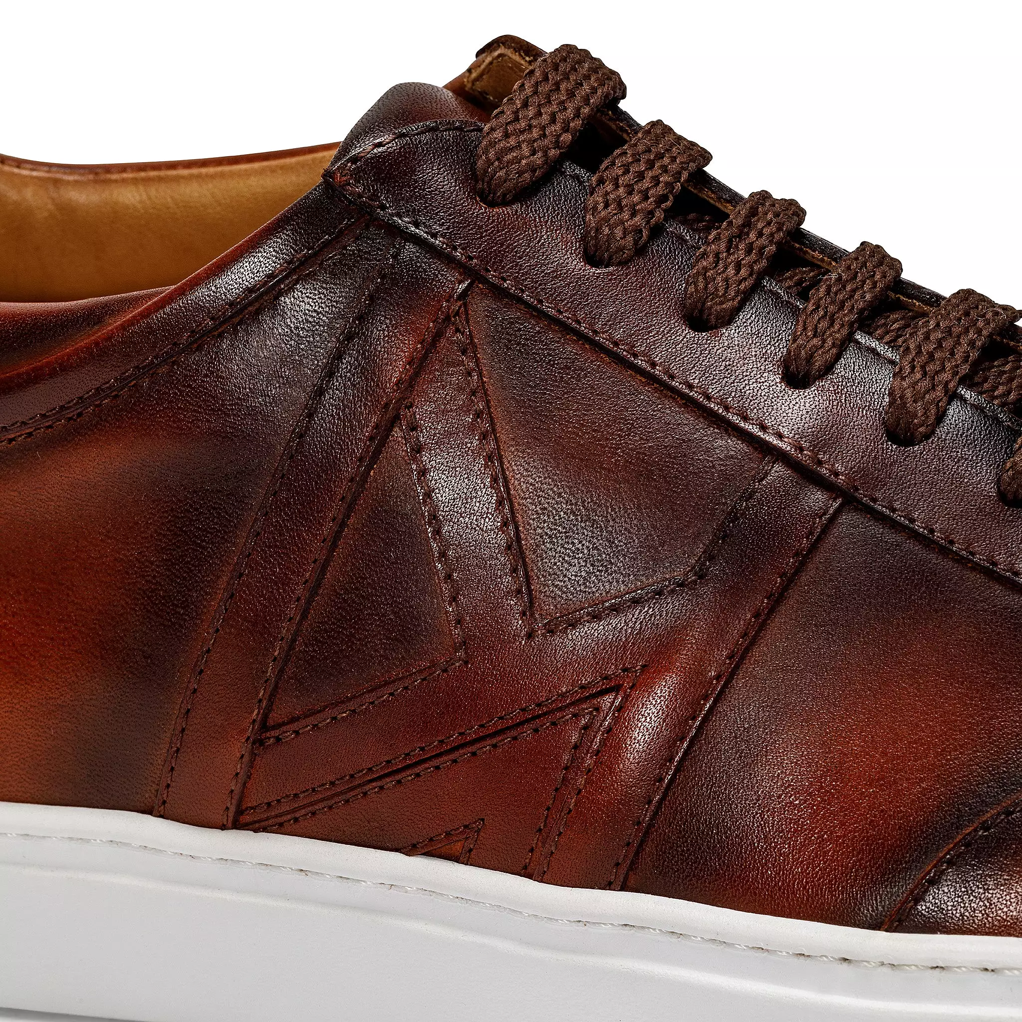 Crust leather running shoes