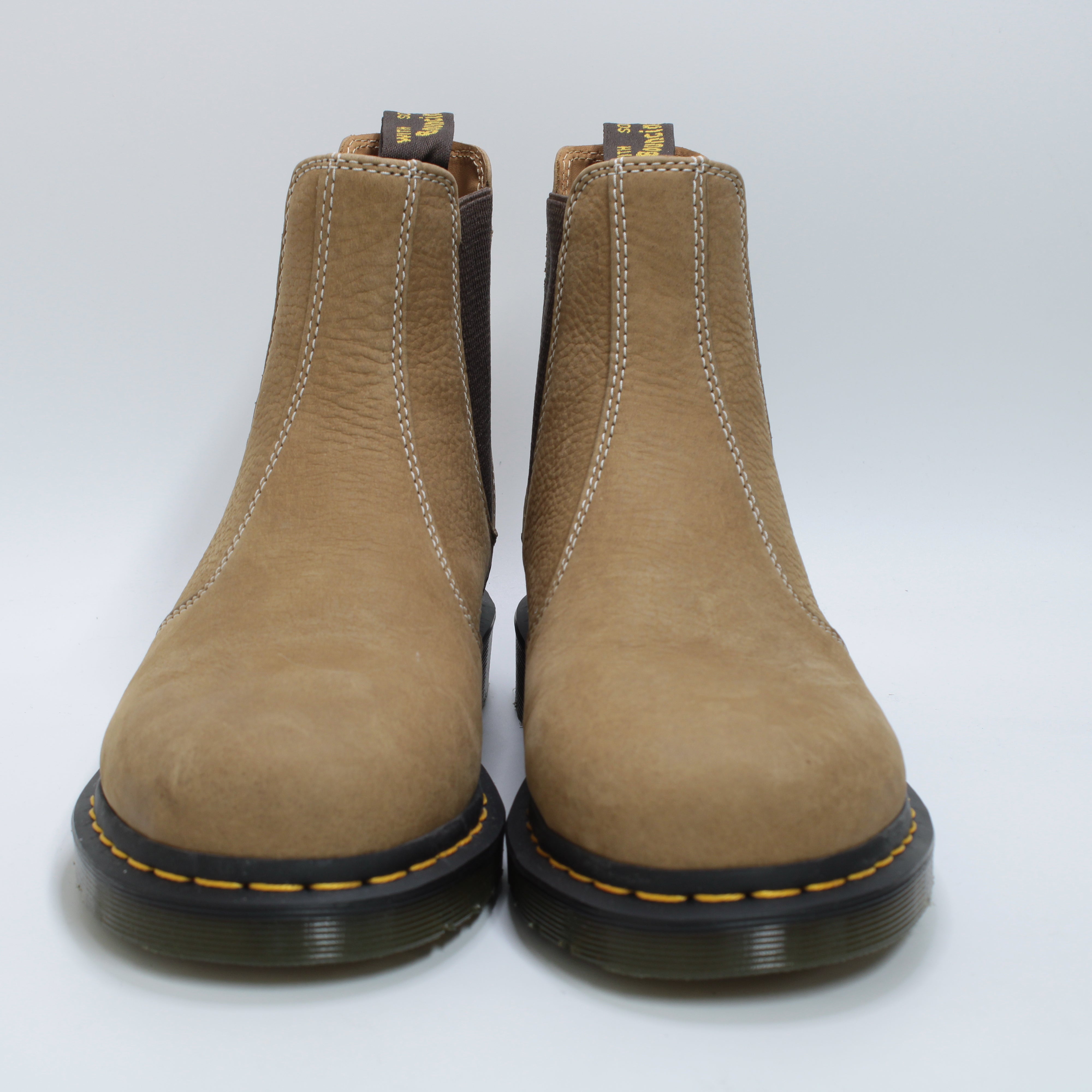 Dr. Martens 2976 Chelsea Boots for Women in Savannah Tan