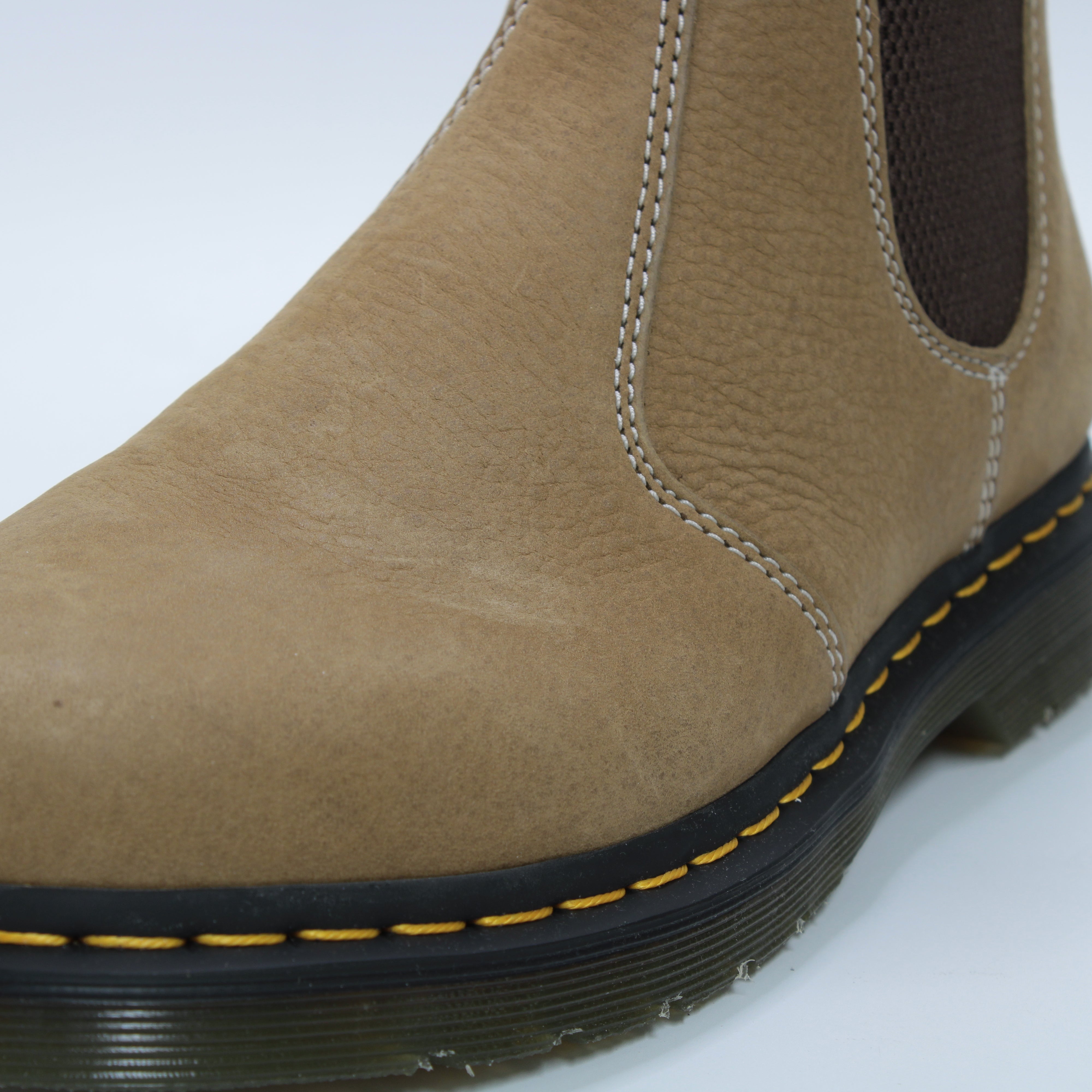 Dr. Martens 2976 Chelsea Boots for Women in Savannah Tan