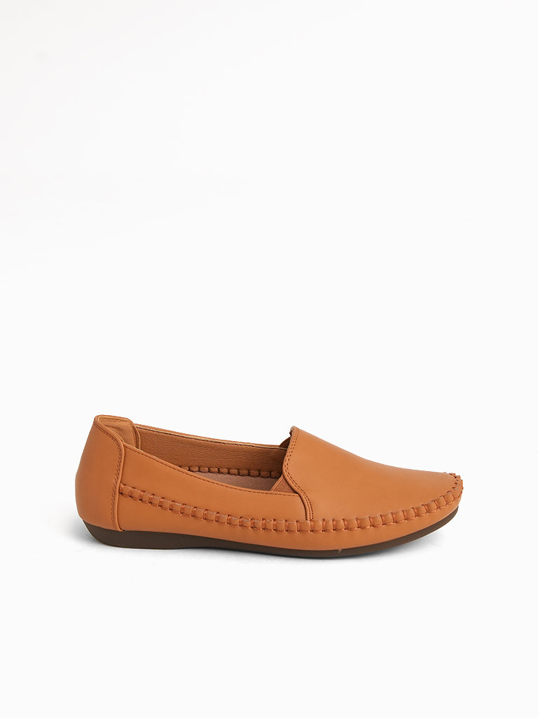 Flat loafers in vibrant colors