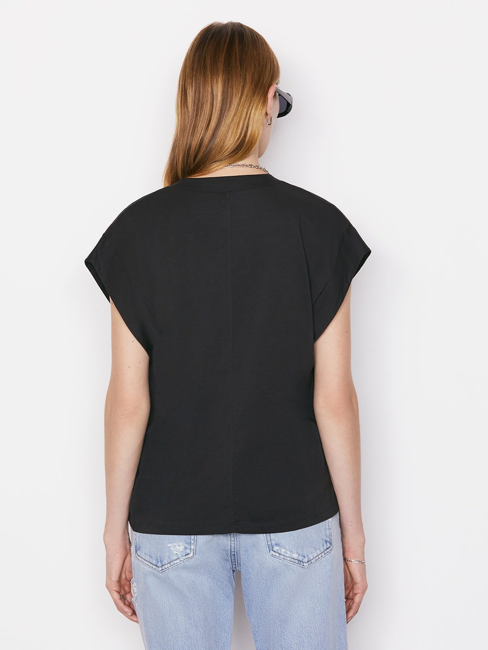 Frame - Black Le Mid Size V Neck ✓