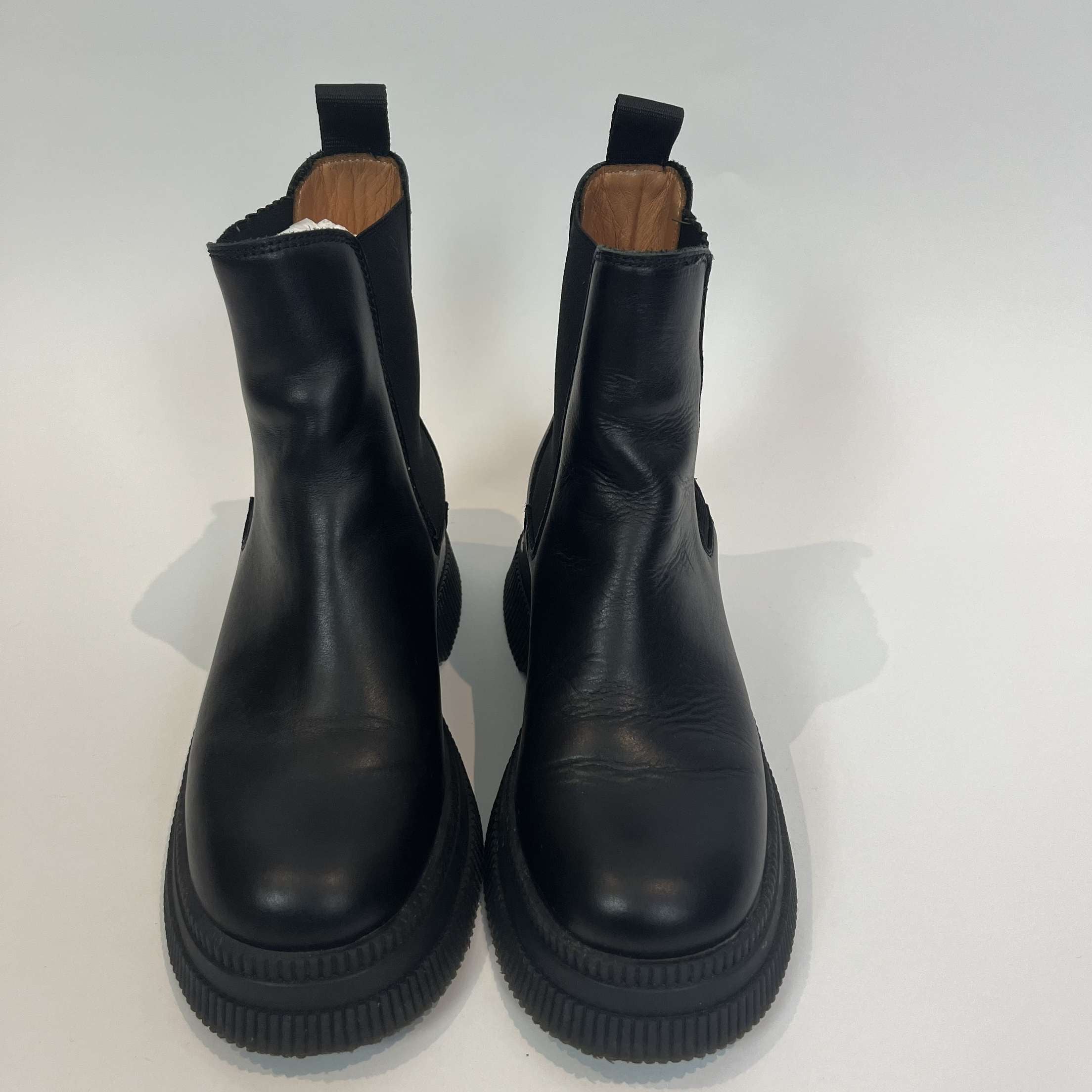 Ganni black leather platform Chelsea boots size 39.