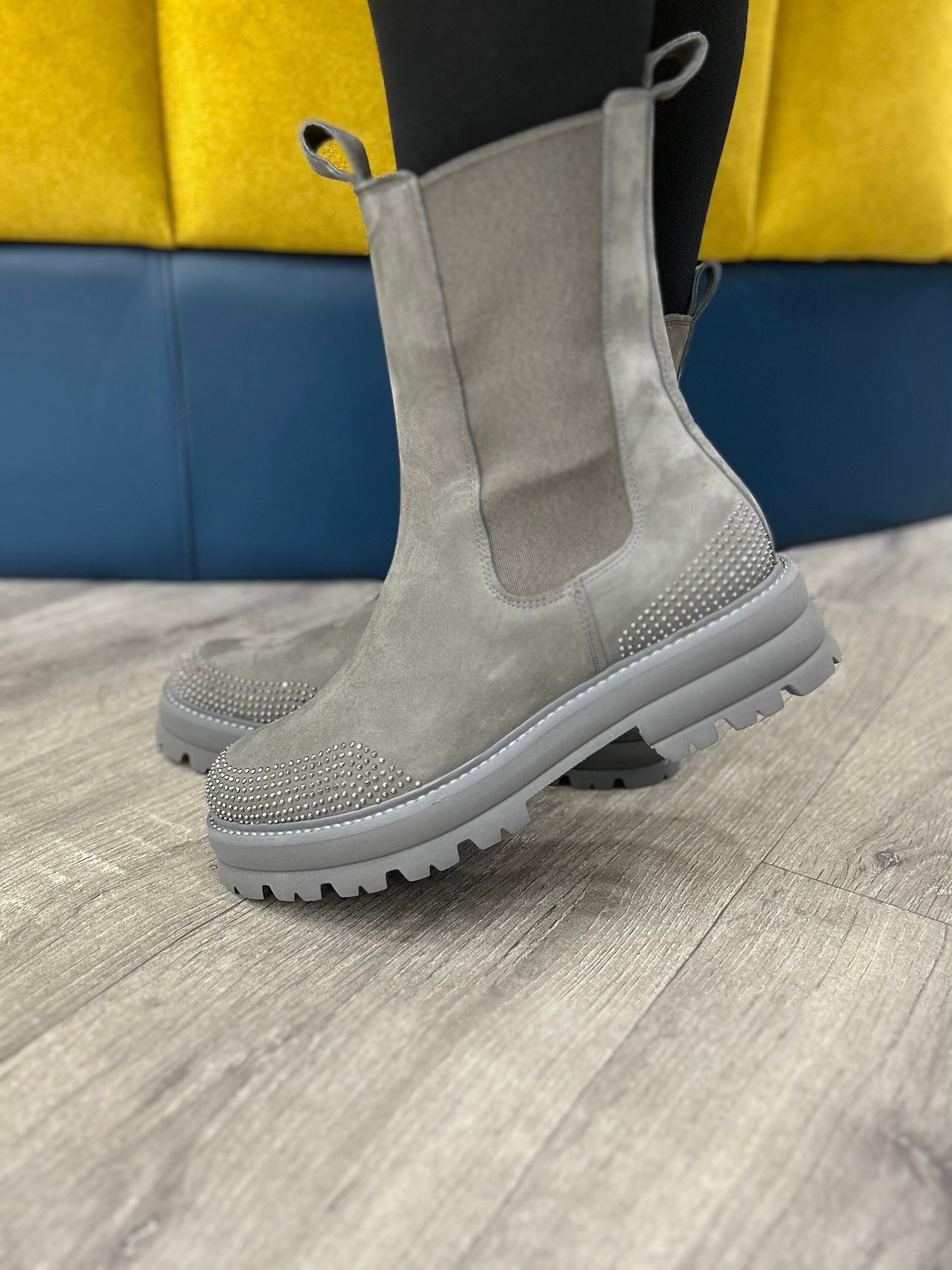 Grey Chelsea Boot Kennel Schmenger