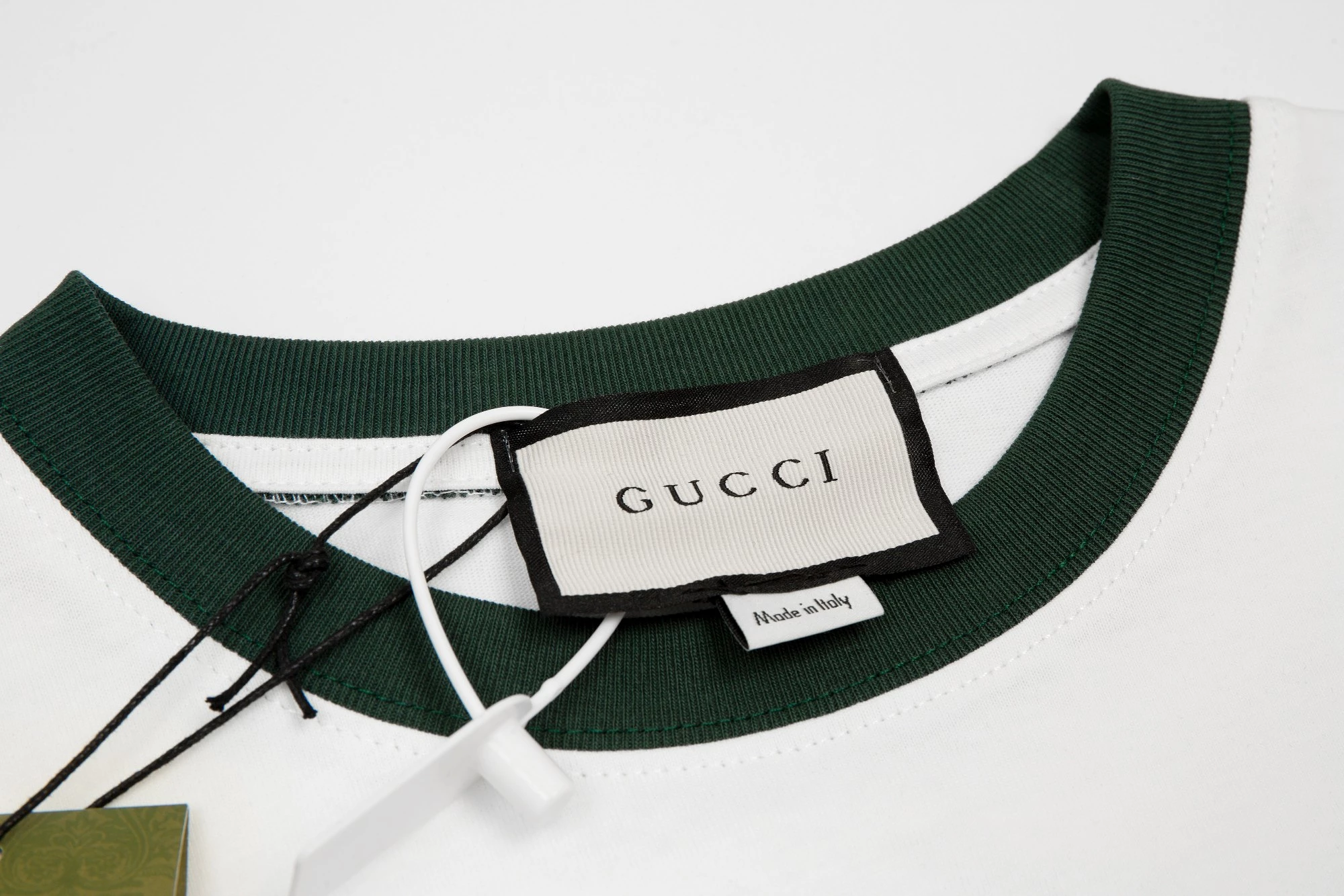 Gucci 23ss summer series white color matching short-sleeved T-shirt, available on 6.14.