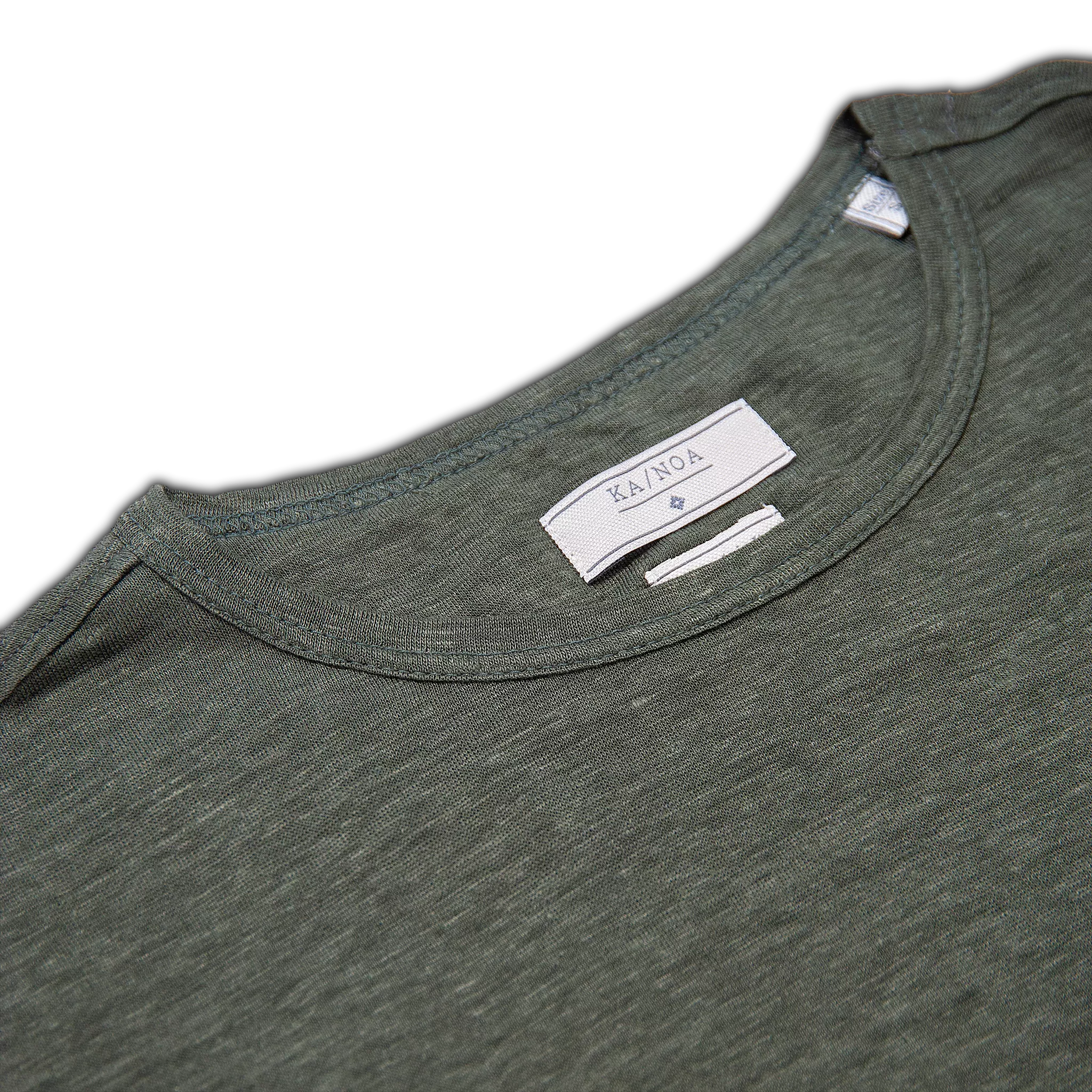 Light linen jersey smile short-sleeved t-shirt in foliage green - Shop now!