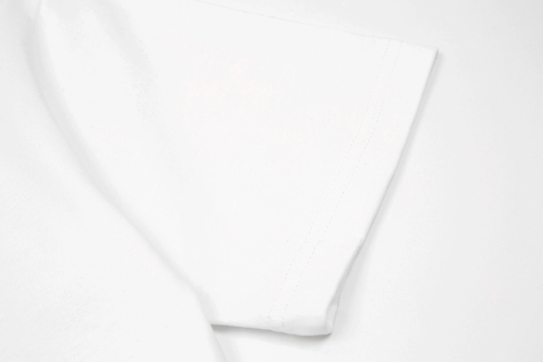 Loew SS23 white pocket embroidered T-shirt with short sleeves in 6.14 inches.