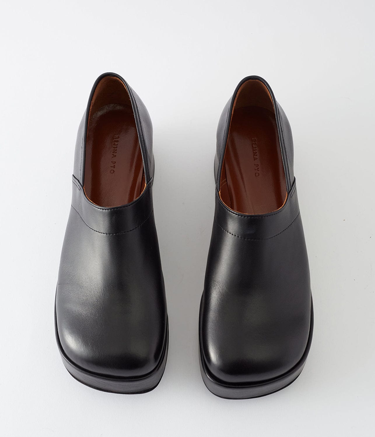 Lucie Clogs, Black