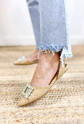 Meryl Flat shoes in Raffia material.