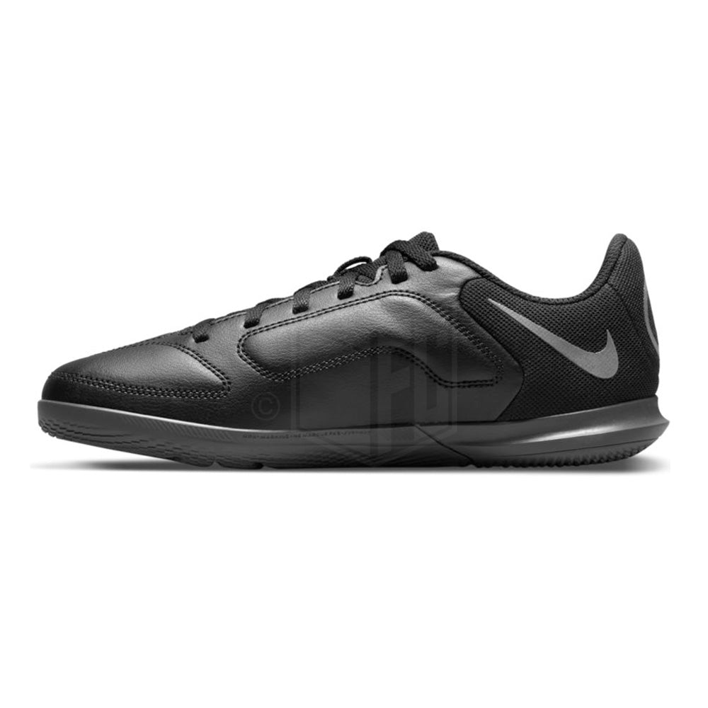 Nike Tiempo Legend 9 indoor soccer boots for juniors, in black and grey.