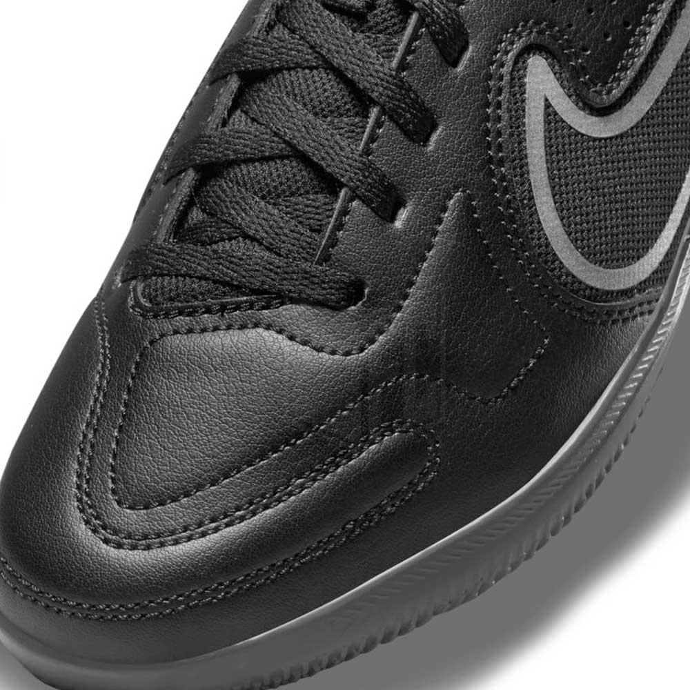 Nike Tiempo Legend 9 indoor soccer boots for juniors, in black and grey.