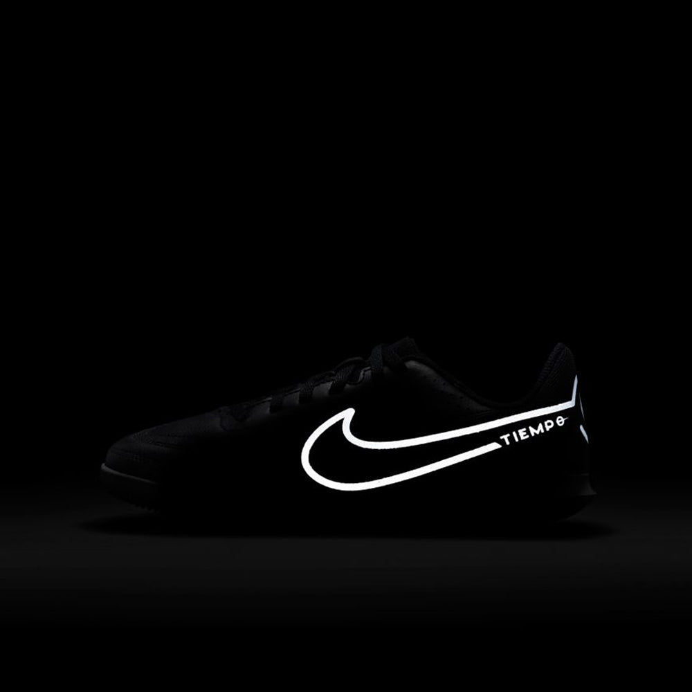 Nike Tiempo Legend 9 indoor soccer boots for juniors, in black and grey.