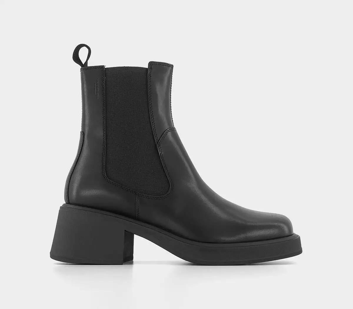 Odd Sizes: Women's Black Vagabond Dorah Chelsea Boots in UK Sizes 5/6