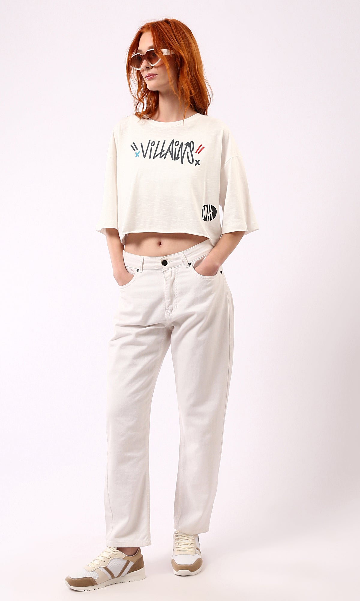 Off-White Cropped Tee with Front and Back Print - O181684