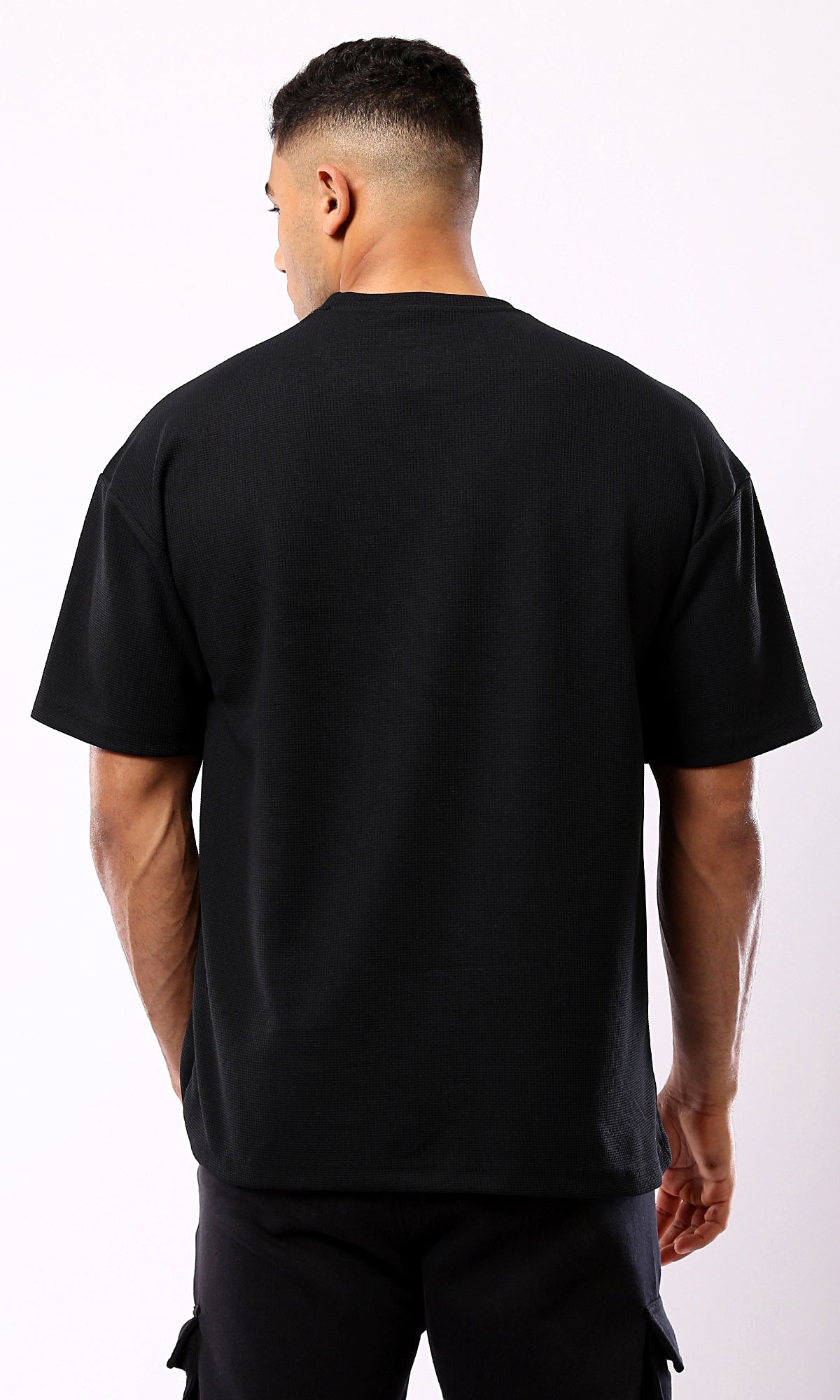 Relaxed Fit Black Tee, Elbow Sleeves, O182737