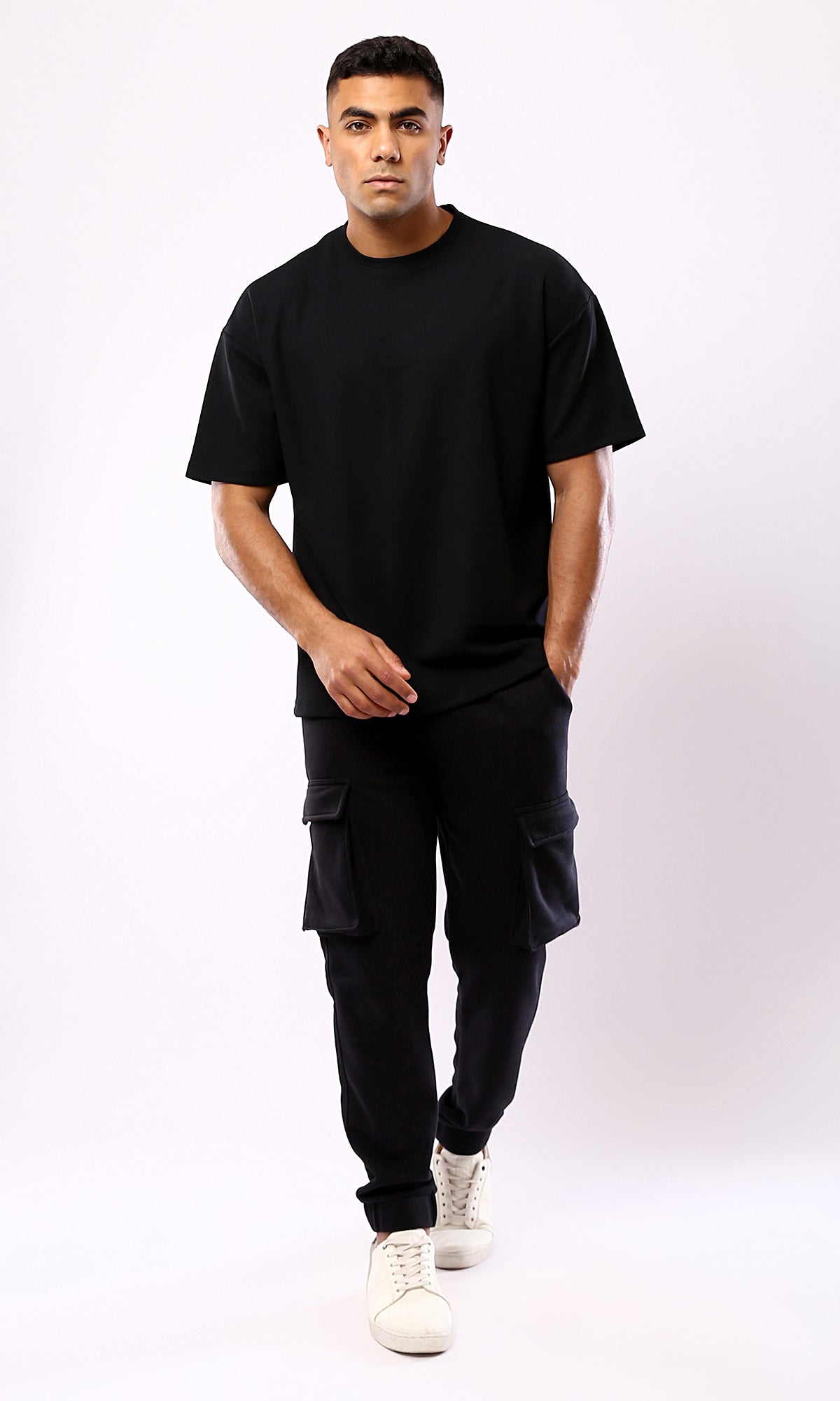 Relaxed Fit Black Tee, Elbow Sleeves, O182737