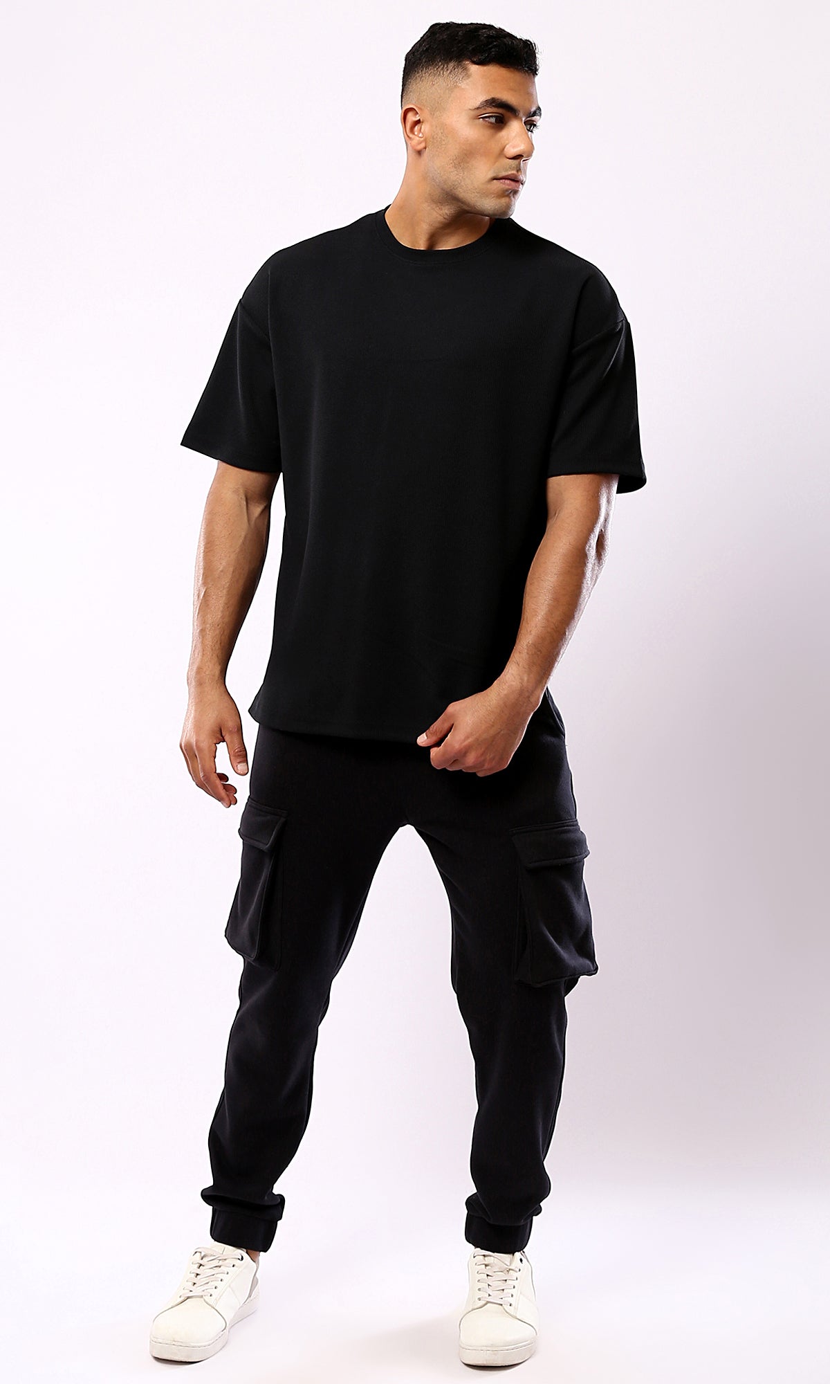 Relaxed Fit Black Tee, Elbow Sleeves, O182737