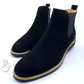 Suede Chelsea boots in black