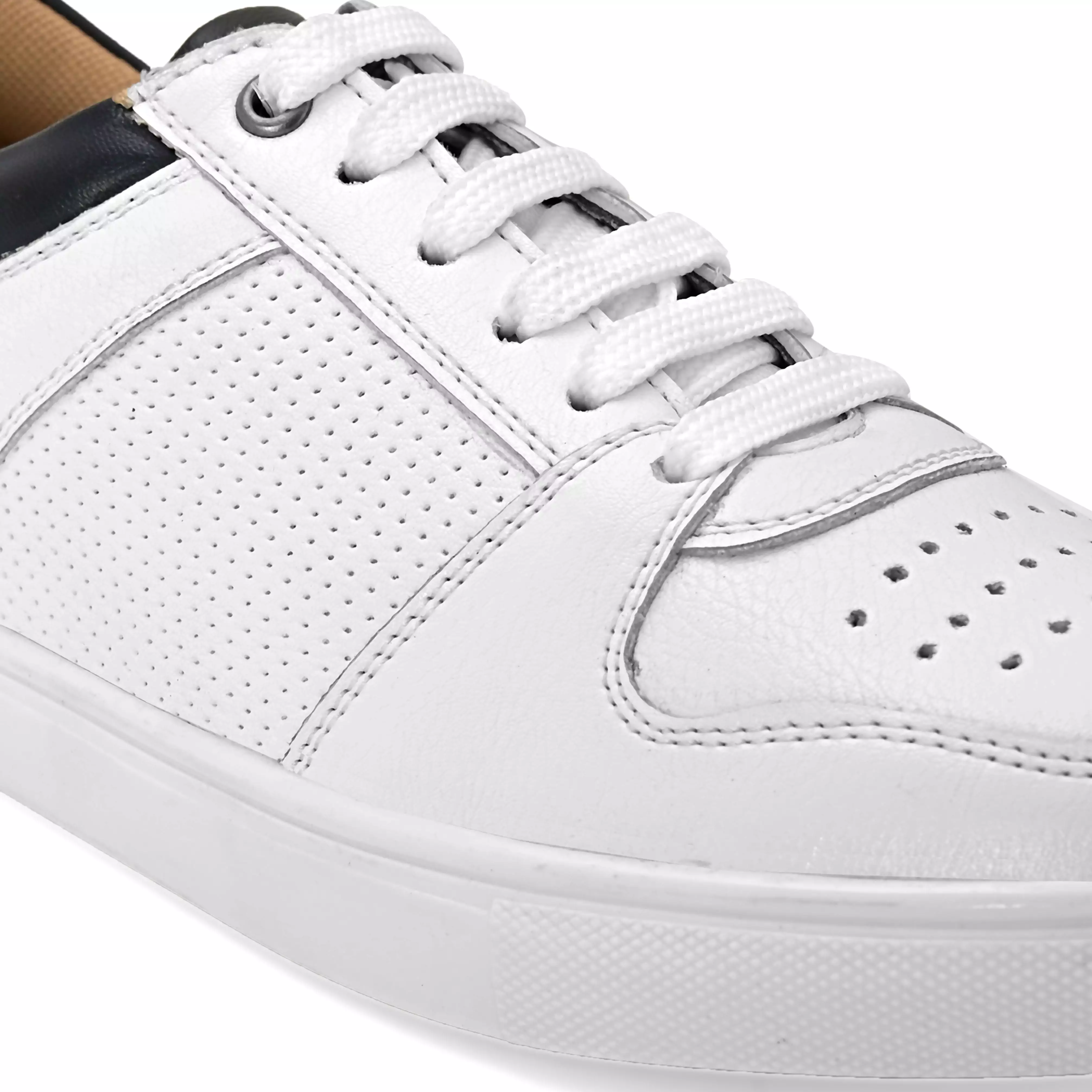 Tresmode White Sneakers