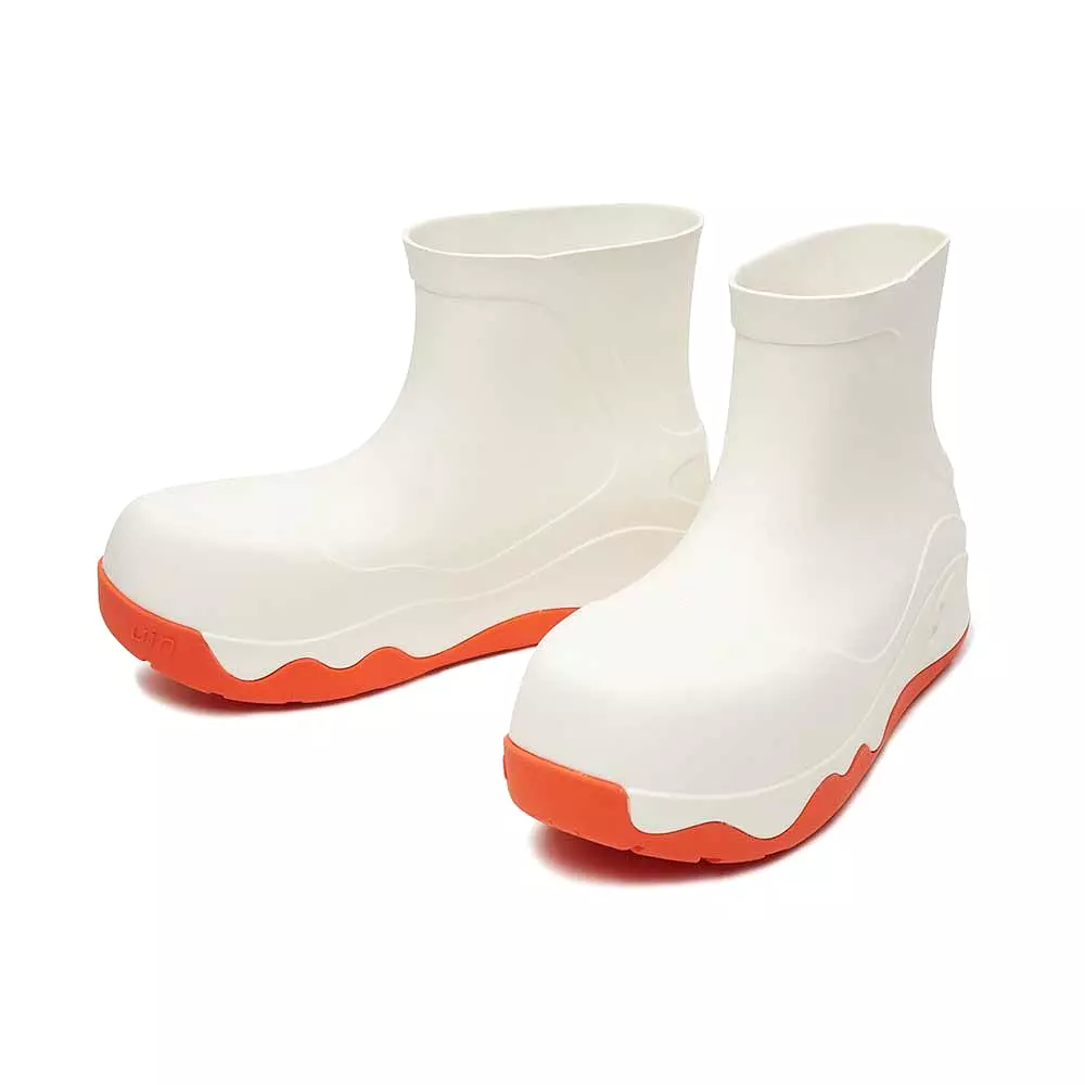 white Navarra boots for women