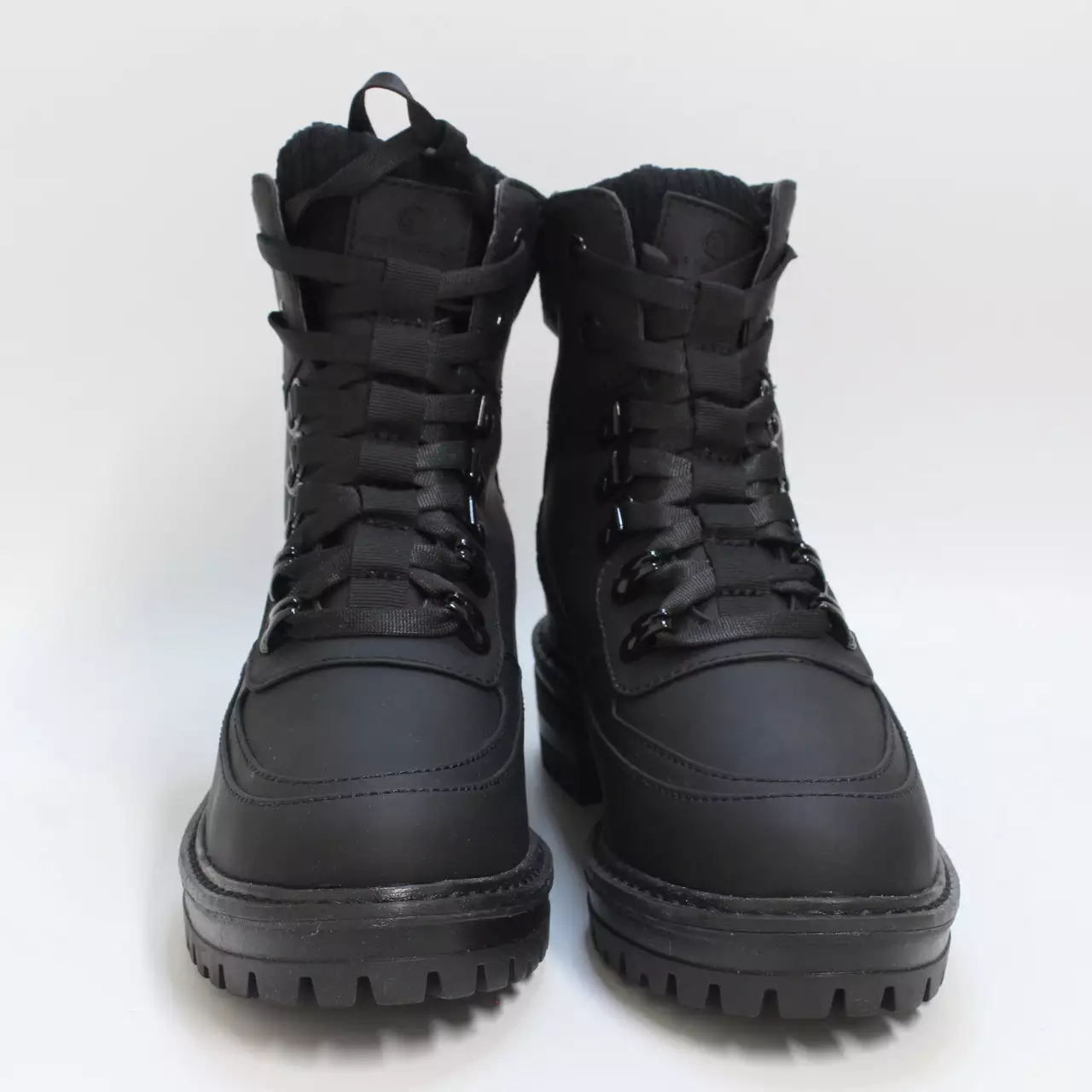 women's black hiker boots with lace-up - Earth Addict Erde